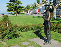Charlie Chaplain Vevey Lake Geneva statue photo