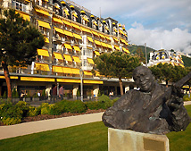Montreux Palace bb King Sculpture