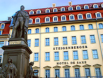 Steigenberger Hotel De Saxe Dresden August III Statue photo