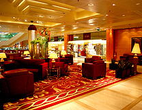 Vienna Marriot lobby plaza photo